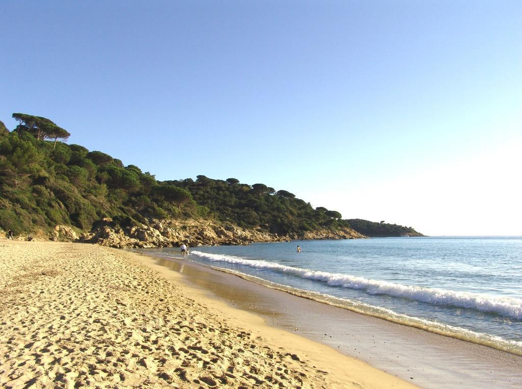 Vic'S Land Holidays Grimaud Bagian luar foto