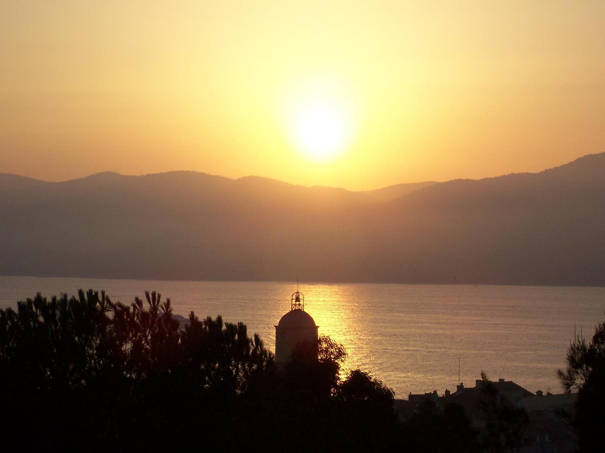 Vic'S Land Holidays Grimaud Bagian luar foto
