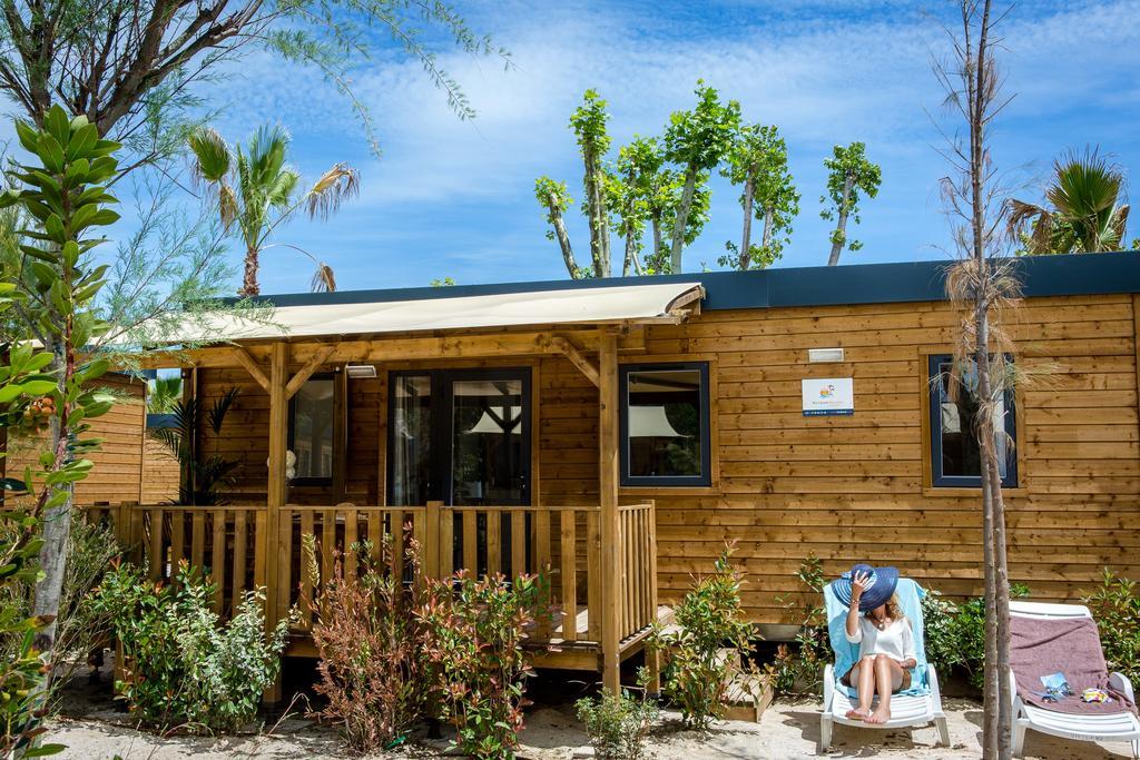 Vic'S Land Holidays Grimaud Bagian luar foto